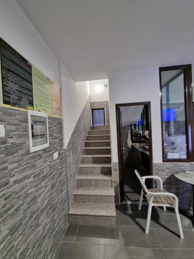 Hostel Bellavista コペル エクステリア 写真